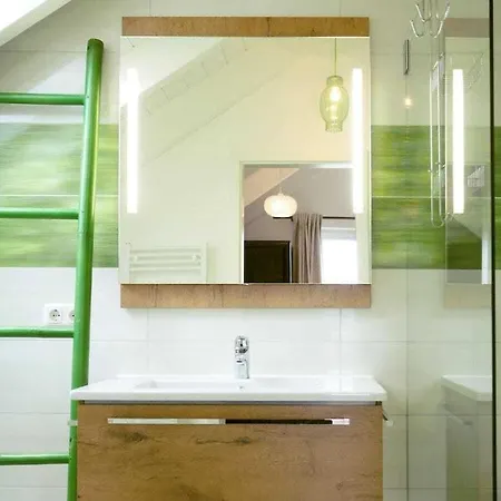 Wiesenart - Upper Floor זינקסט